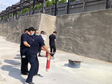 筑牢防火墻，把好安全關(guān)，  ---公司開展消防應(yīng)急演練