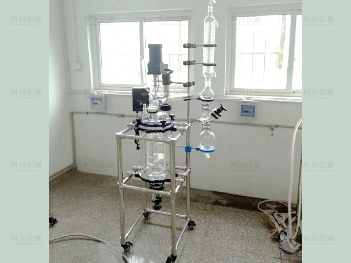 上?？婆d儀器與四川某大學(xué)合作現(xiàn)場